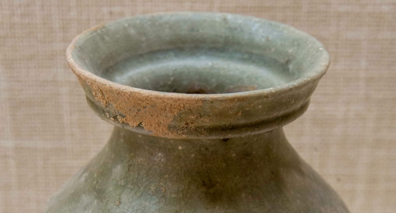 保存1500多年的南朝青釉瓷唾壶 折射出古代福州人的文明生活