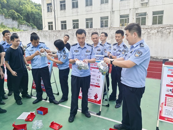 凤凰联盟全民消防 生命至上——福建省福州司法强制隔离戒毒所“多点发力”打好消防宣传月“组合拳”(图6)