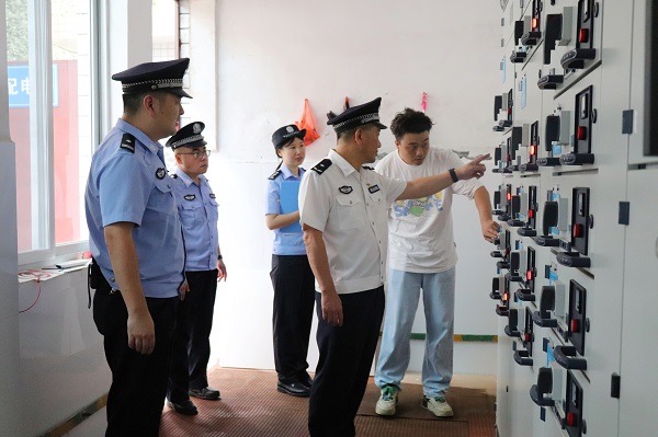 凤凰联盟全民消防 生命至上——福建省福州司法强制隔离戒毒所“多点发力”打好消防宣传月“组合拳”(图3)