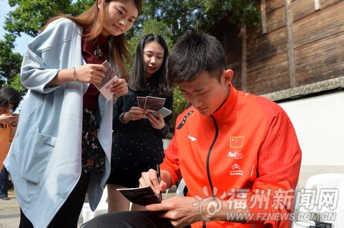 中国羽毛球公开赛今在榕开拍　林丹谌龙明日上阵