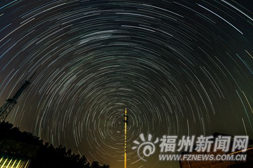 双子座流星雨昨光顾今晚还有　流星红绿白蓝都有