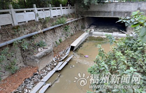 晋安区厦坊溪边上截污渠受损　污水直排内河(图)