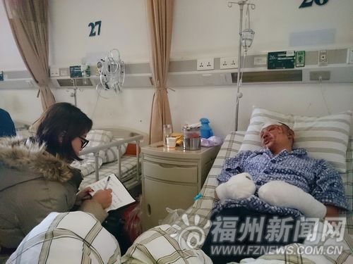 消防官兵飞奔1公里抱女孩送医 父女住院药费告急