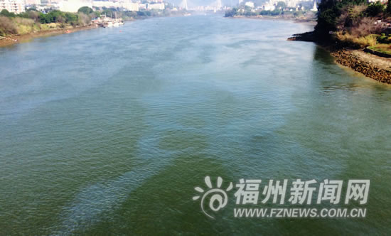 采砂船溢油闽江出现一公里油污带　水质未受影响