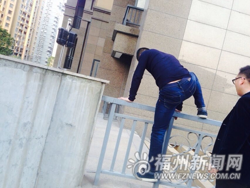 居委会进小区办公遇阻　皇庭丹郡业主怕人员混杂