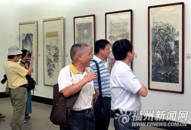 福州举行三场美术摄影展览 纪念抗战胜利70周