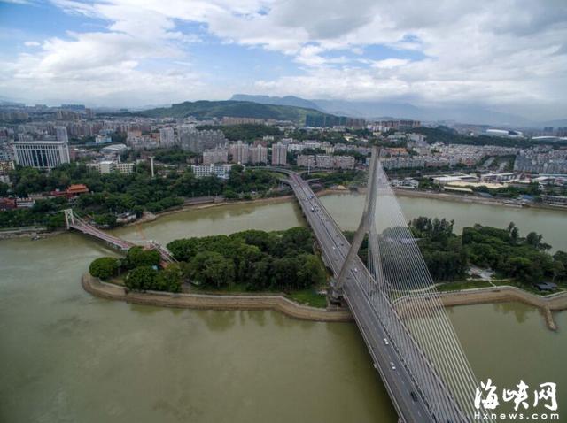 福州“爱情之岛”新悬索桥建成 最快年内试开放