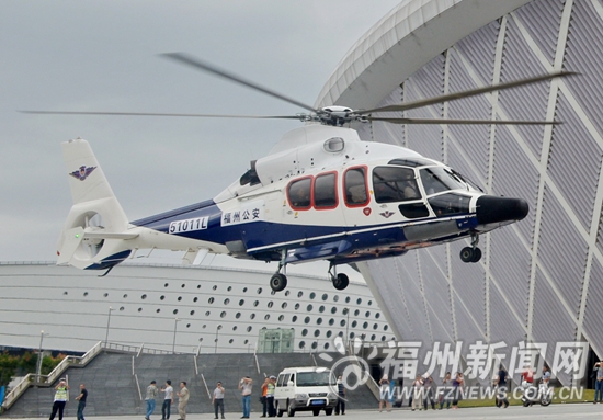 榕首架警用直升机正式亮相 拟2年内组建警航队伍
