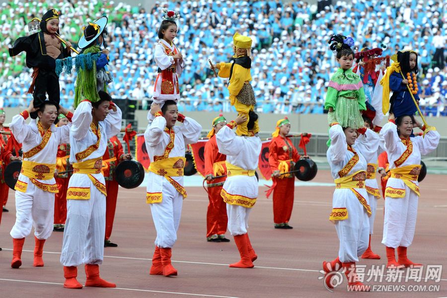 首届青运会在福州开幕　精彩瞬间定格成美好画面