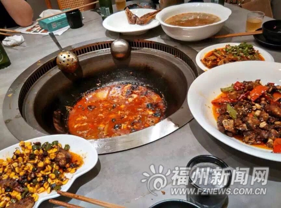 西南土菜柴火鸡火到榕城　业者：只是“一阵风”