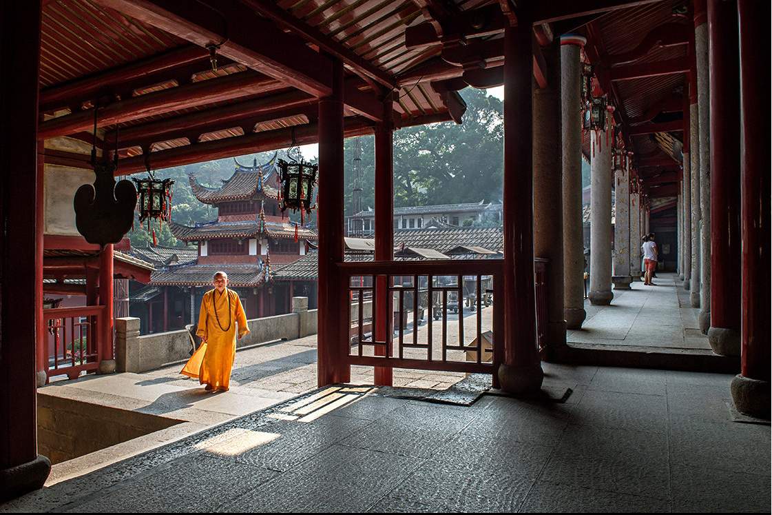 福建频道首页 福州 旅游历史 > 正文  始建于783年的涌泉寺,曾数次毁