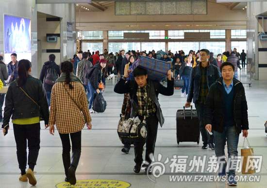 福州站昨日发送旅客近8万人次　加开2趟夜间高铁