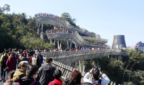 金牛山“福道”试开放人气爆棚 日均吸引2万游客