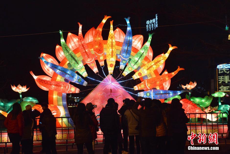 福州猴年元宵灯会试亮灯　融入传统与现代元素