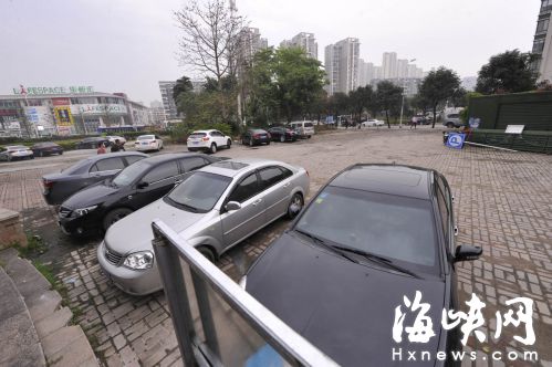 福州浦上公园绿化面积不足50% 成收费停车场