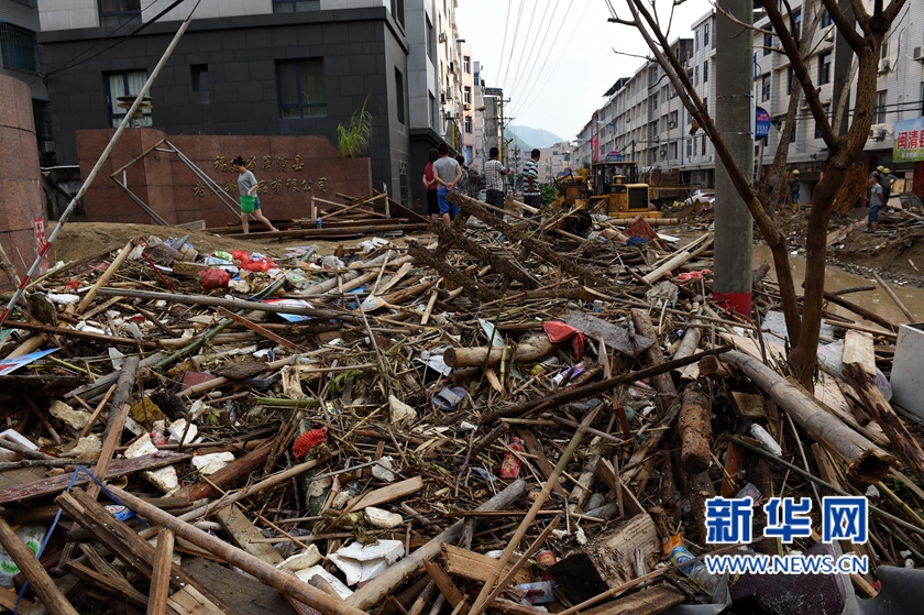 台风后闽清抢险救灾紧张进行 已转移人口34324人
