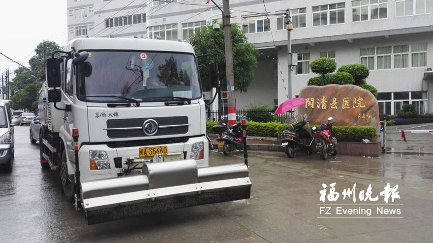 防范在前现场调度灾后重建　防抗台风市城管委在行动