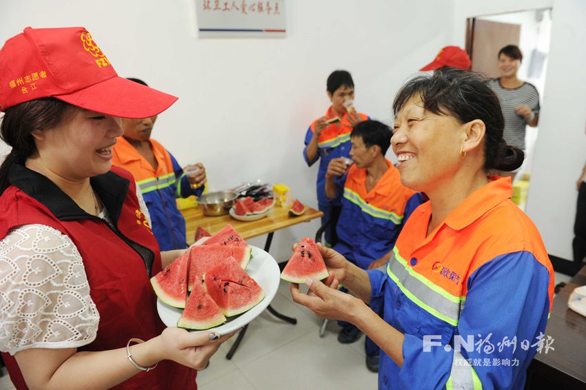 新港街道建成3个环卫爱心休息点 给环卫工送清凉