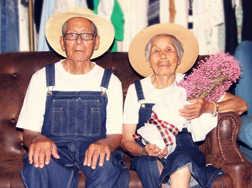长乐一对夫妻携手走过75年　“婚纱照”网上走红