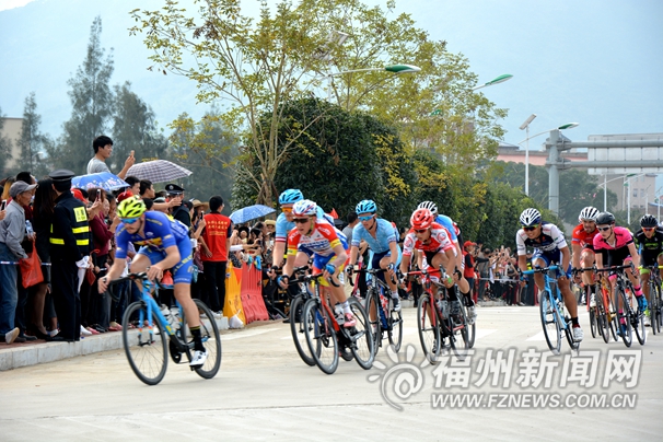 连江透堡：干部50天持续作战　通镇大道上演国际自行车赛