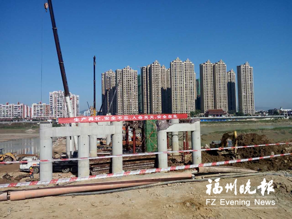连江解放大桥九成桩基完工　已建好临时防洪挡墙