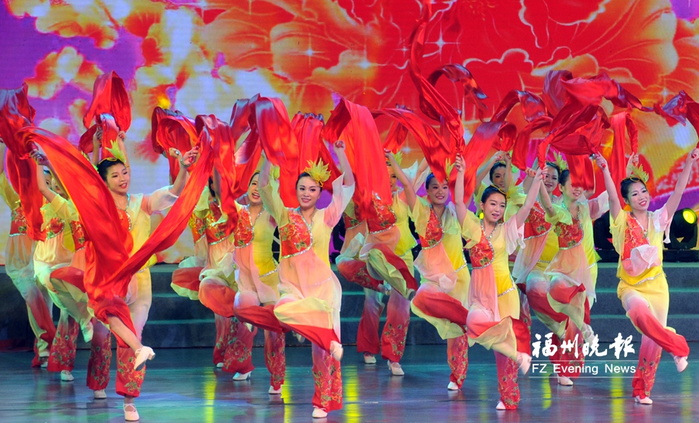 全省女职工广场舞比赛颁奖典礼举行 200多名女职工秀舞技