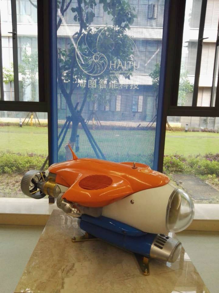 水下机器人“潜”入滨海新城 