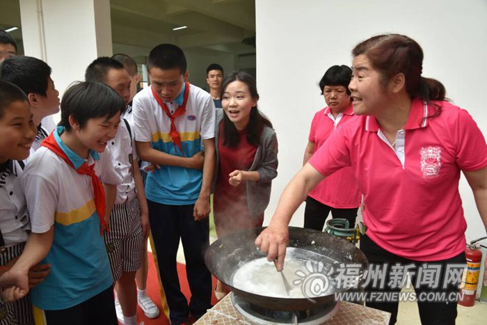 仓山开展闽都鼎边民俗文化进校园活动　“做夏”传统“虾油味”十足