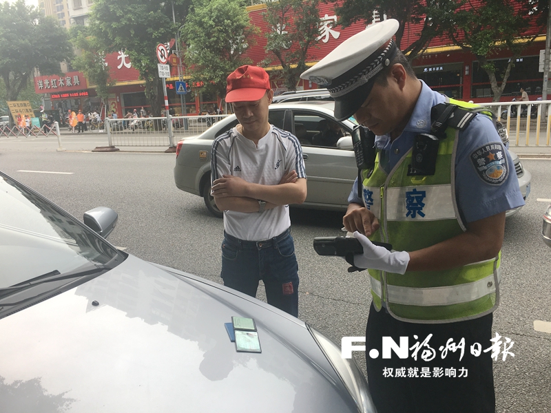 该让不让罚你没商量 警方严管斑马线前7种不礼让行为