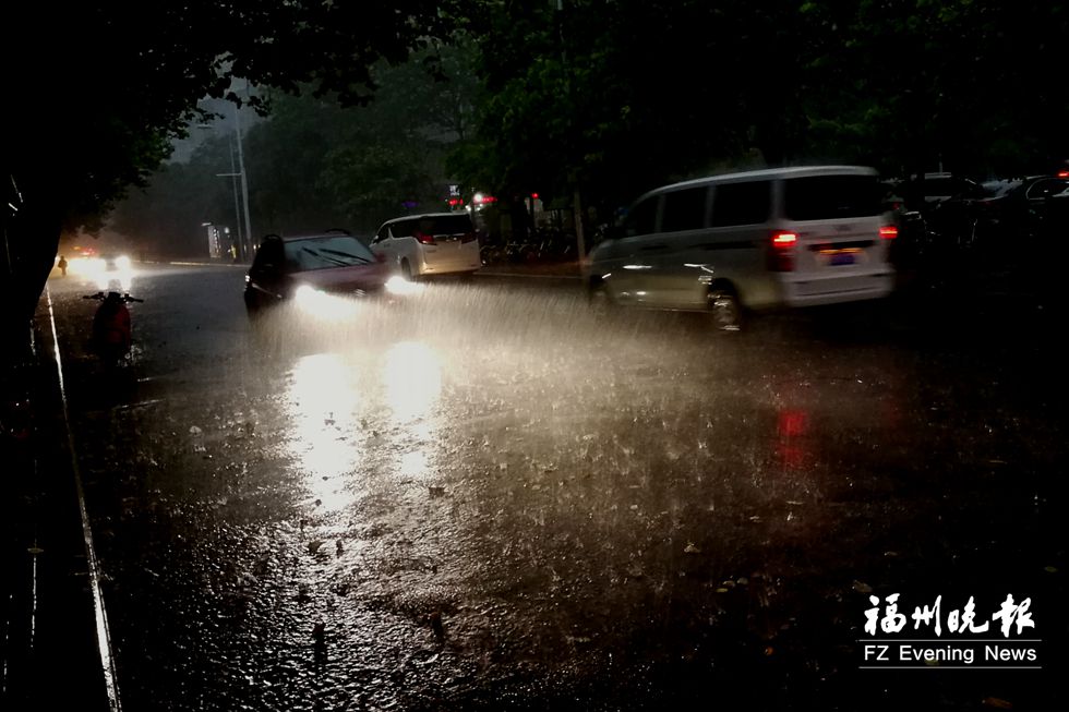 雷雨冰雹强风昨天傍晚袭榕 今起3天仍需防范