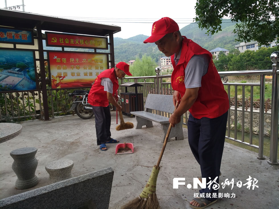  闽清霞溪村党员志愿者：他们是村民的贴心人