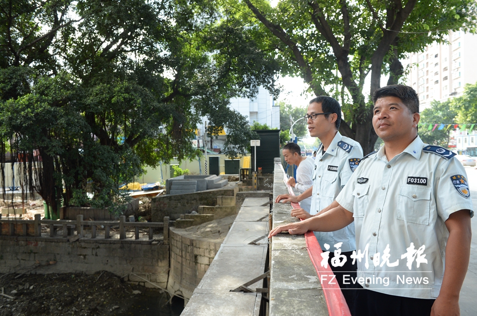 新港街道城管中队长陈康：4条内河沿岸违建 不到一个月清理完