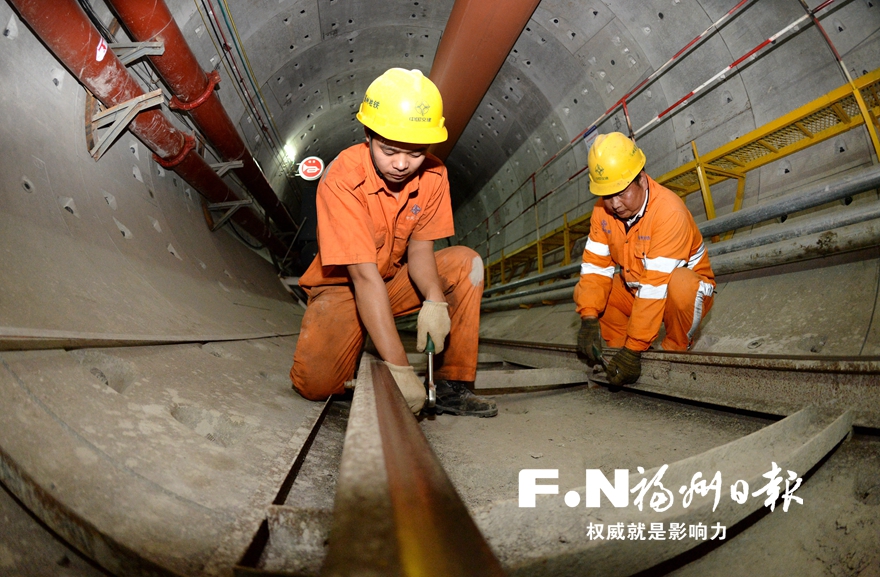 地铁2号线拿下最难施工段 穿越最深达33米乌龙江