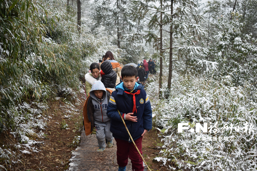 福州市区时隔16年再飘雪　接下来两天将会更冷