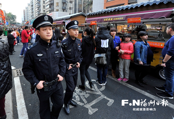 福州：一线民警24小时在岗保平安　霸占“微信步数”榜首