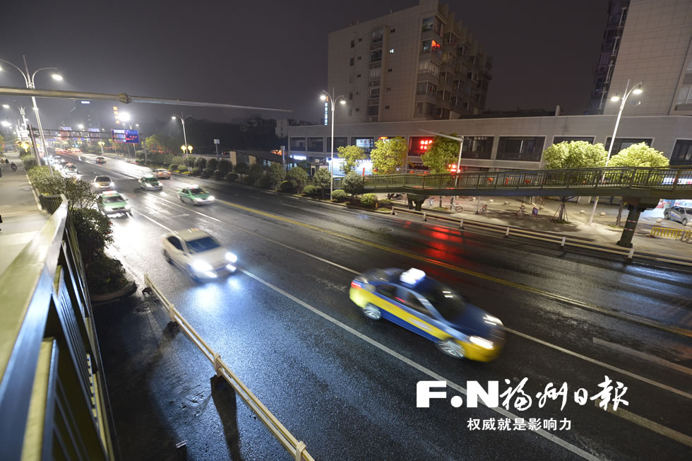 这一夜,属于东街口