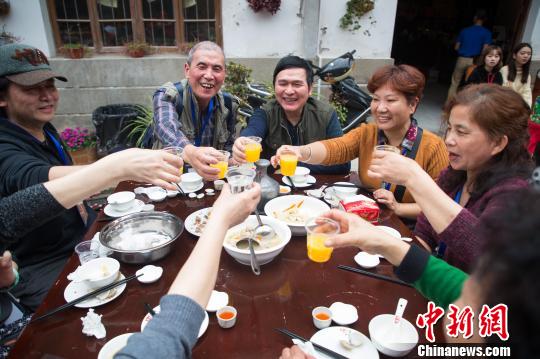 永泰嵩口春宴4日开席 数百游客共襄盛宴（组图）