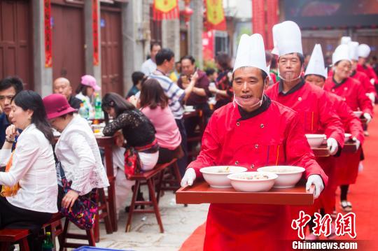 永泰嵩口春宴4日开席 数百游客共襄盛宴（组图）