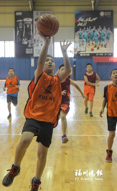 2018中国小篮球联赛在榕举行　共60支篮球队参加