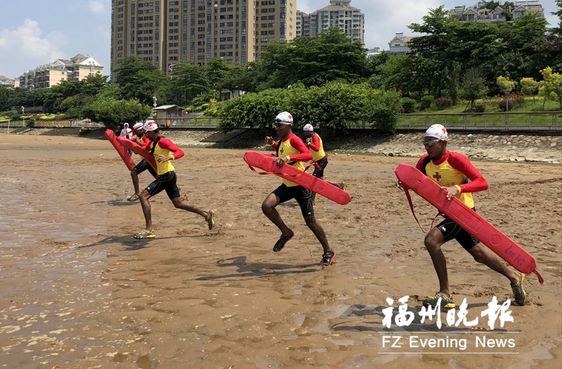 15名“老外”来福州学习水上救生