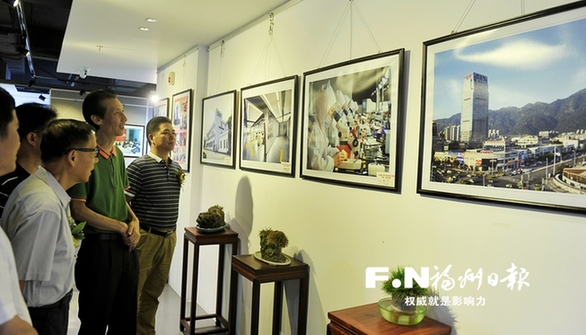 纪念福兴经济开发区创办28周年书画摄影艺术展开幕