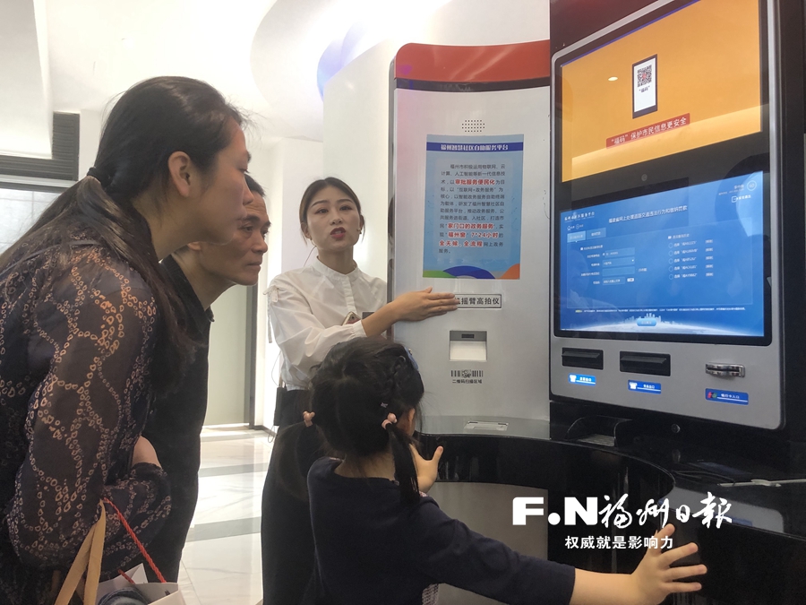 穿江过城感受“高新” 地铁2号线试乘体验第二日热度不减