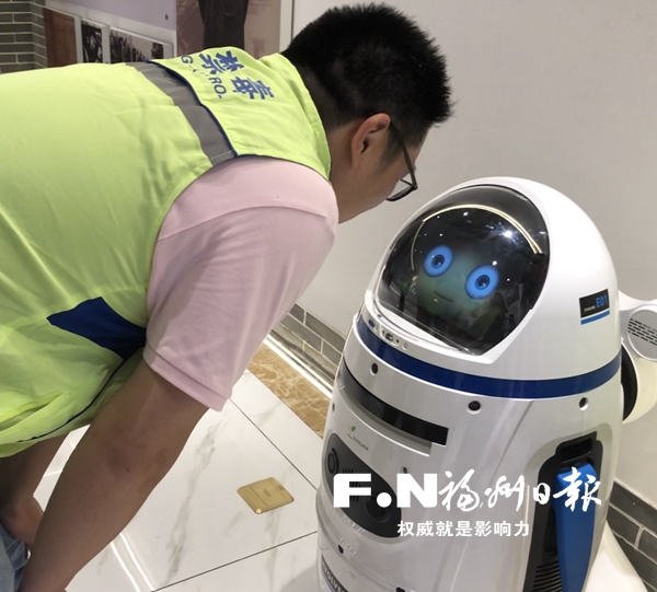 台江区禁毒教育基地揭牌 禁毒宣传机器人“上岗”