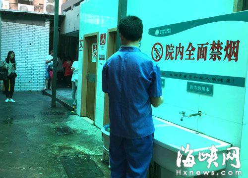 车站餐馆乱成吸烟“重灾区” 执法部门称分身难