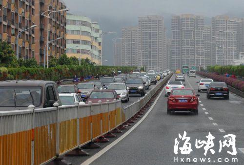 昨日早上，五四路北往南堵车严重 