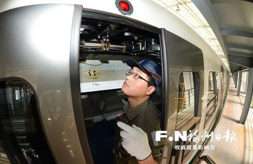 福州地铁首列电客车年度“体检”完成 