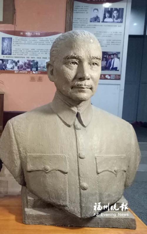 台湾艺术家首次向福州艺术馆捐雕塑