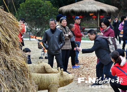 生态公园成市民出游首选 归乡人喜看家乡变化大