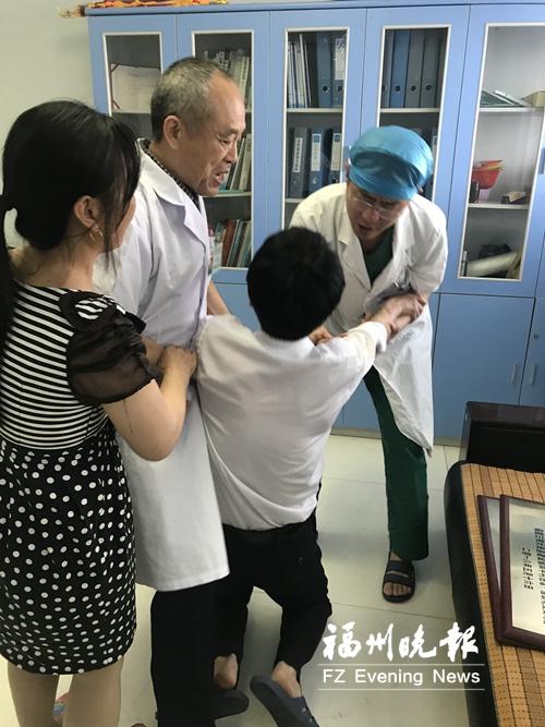 一家五口严重烧伤 大爱榕城温暖了“烧伤妈妈”