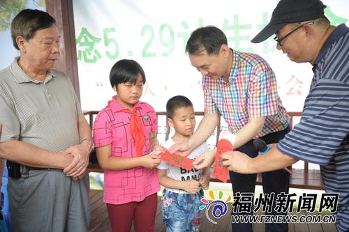 东山新苑小区举办联欢活动 情暖廉租房社区(图)
